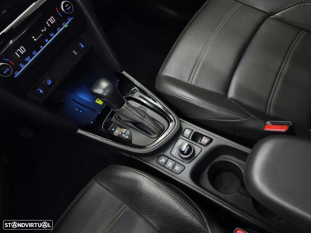 Toyota Yaris Cross 1.5 HDF Premier Edition - 41