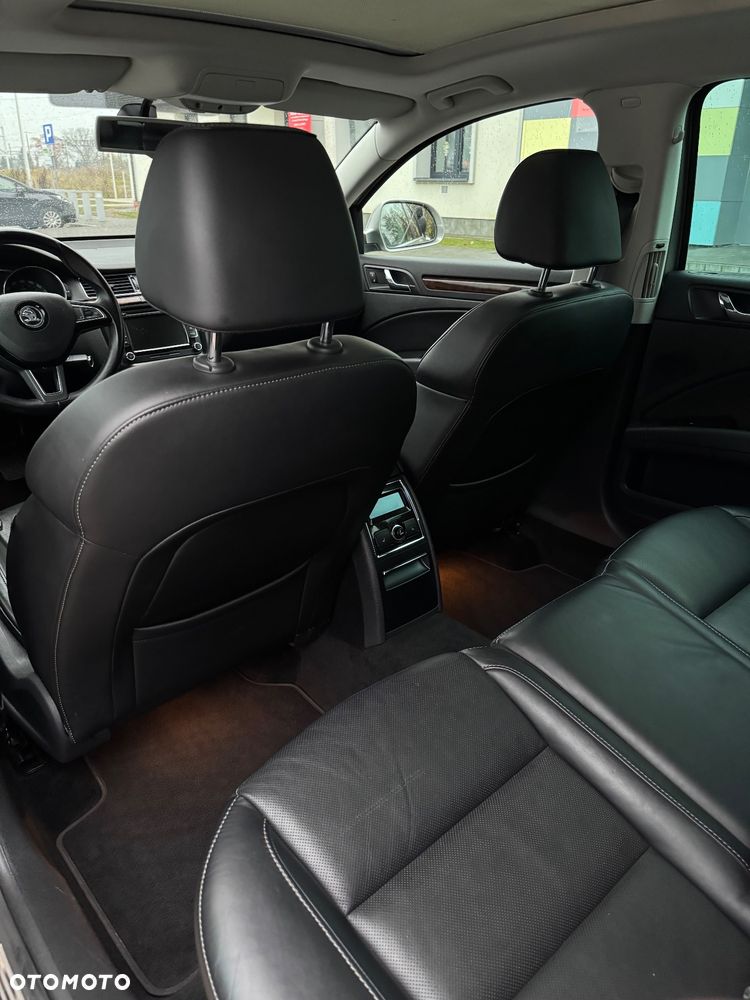 Skoda Superb 2.0 TDI Elegance DSG - 26