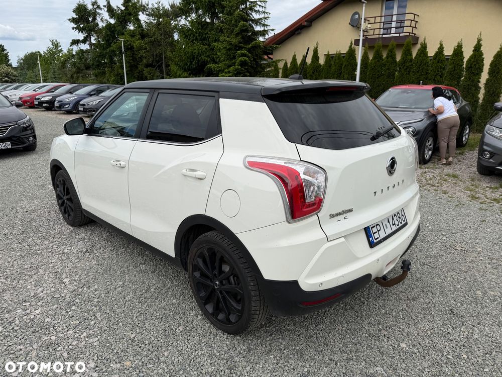 SsangYong/KGM Tivoli e-XGi 160 2WD Black+White - 15
