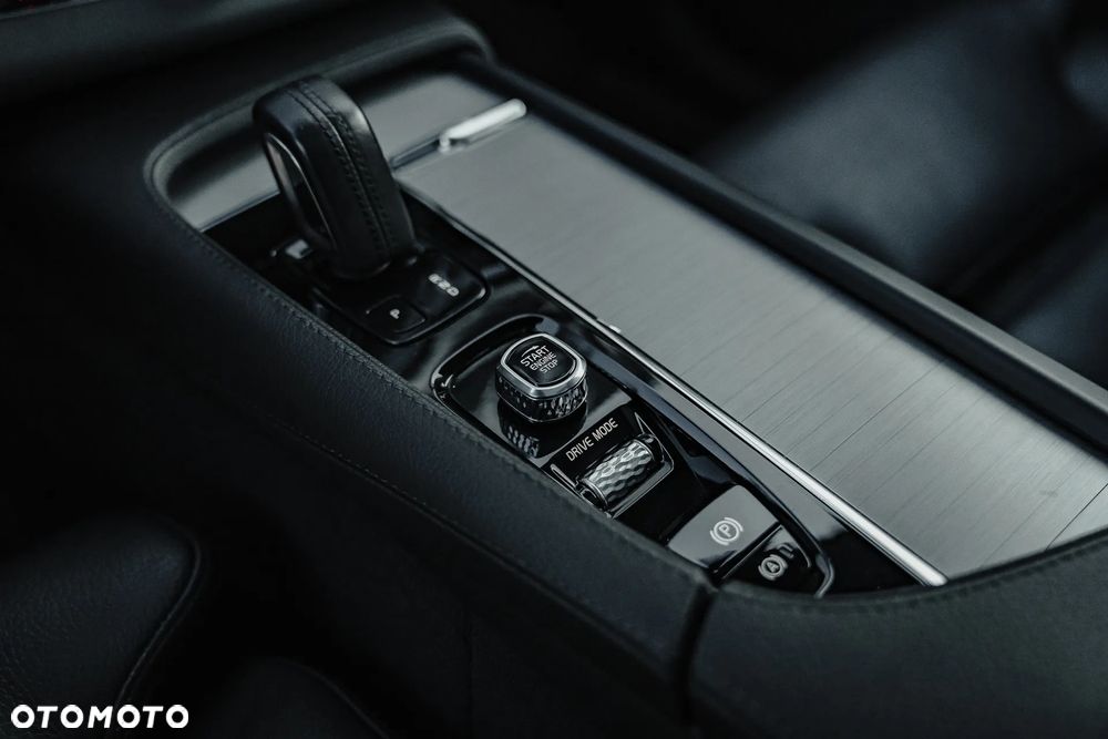 Volvo XC 90 T8 AWD Twin Engine Geartronic RDesign - 22