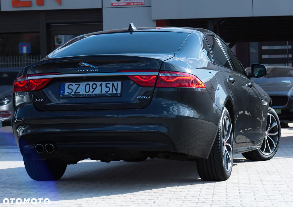 Jaguar XF 20d R-Sport - 41