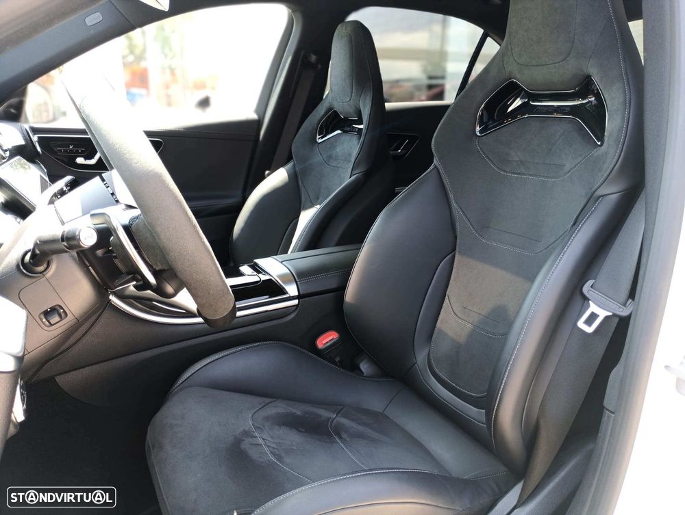 Mercedes-Benz C 63 AMG S E Performance 4Matic - 3