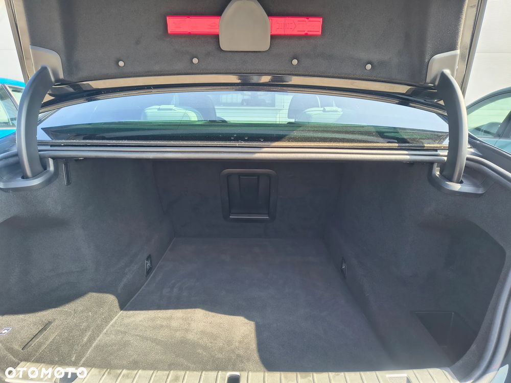 BMW Seria 7 750i xDrive sport - 12