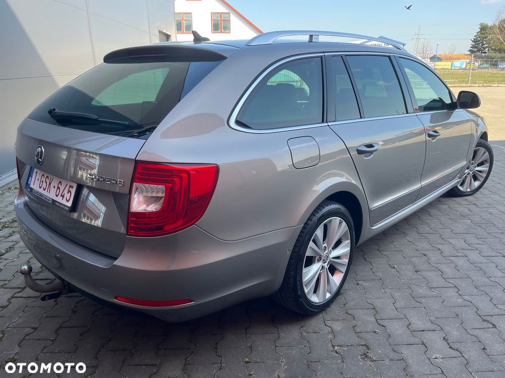 Skoda Superb 2.0 TDI Exclusive - 8
