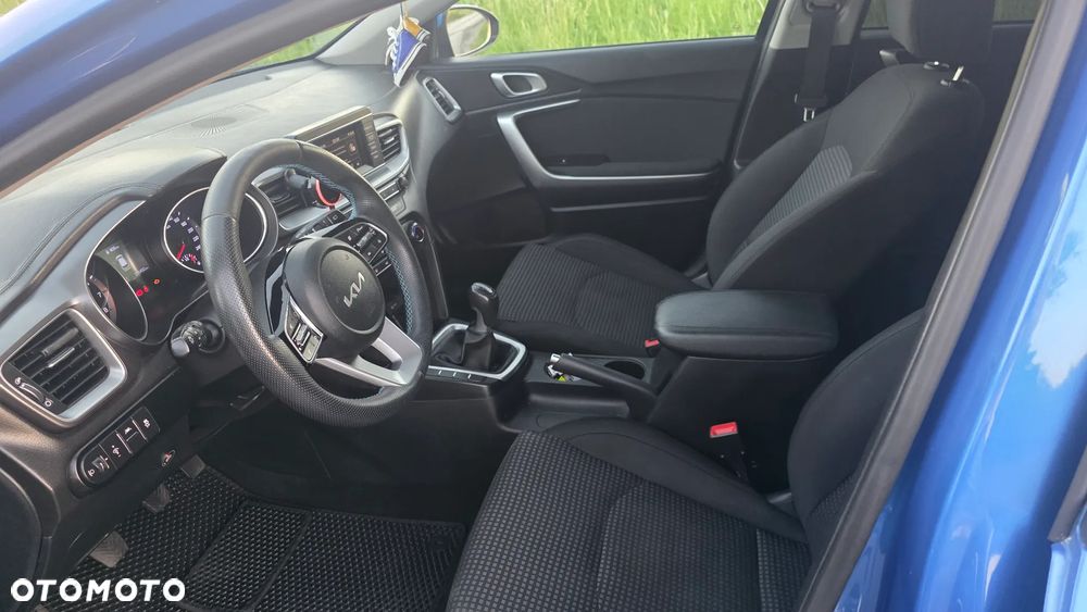 Kia Ceed - 13