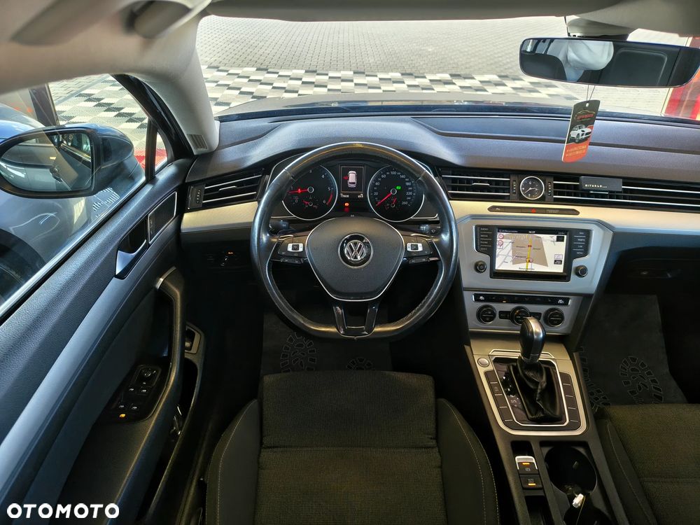 Volkswagen Passat 2.0 TDI SCR DSG Comfortline - 26