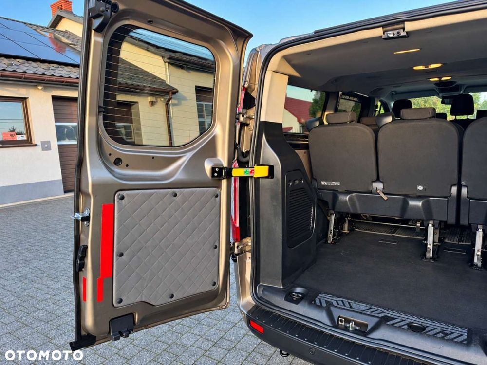 Ford E-Tourneo Custom - 20