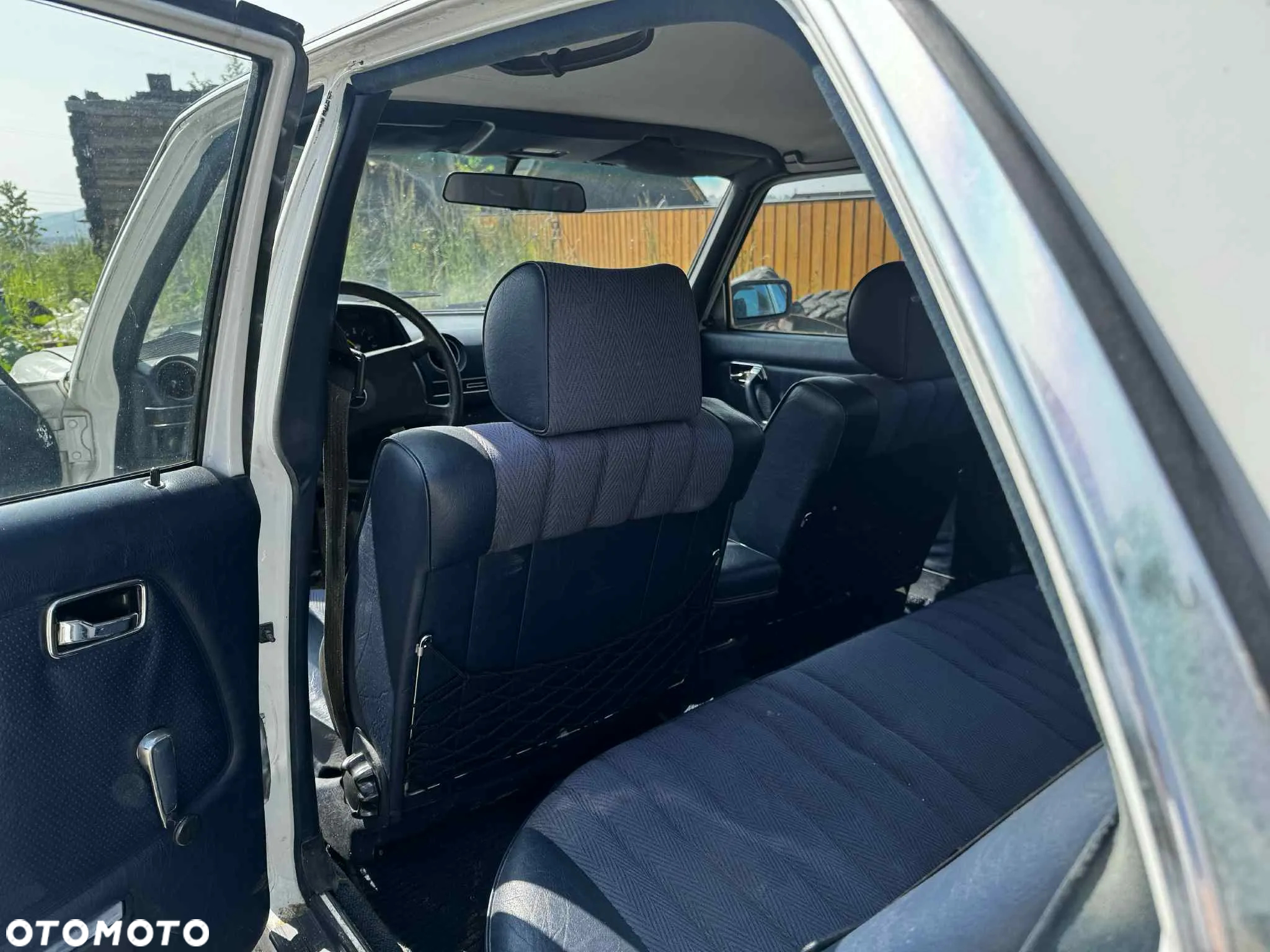 Mercedes-Benz W123 - 6