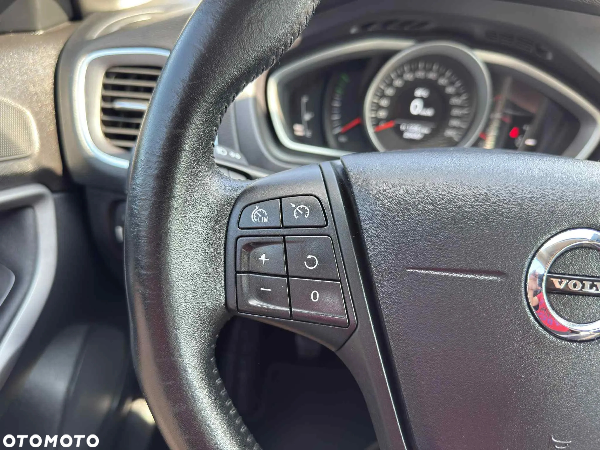 Volvo V40 - 22