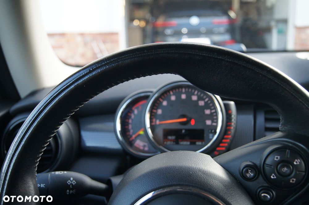 MINI Cooper Standard - 13