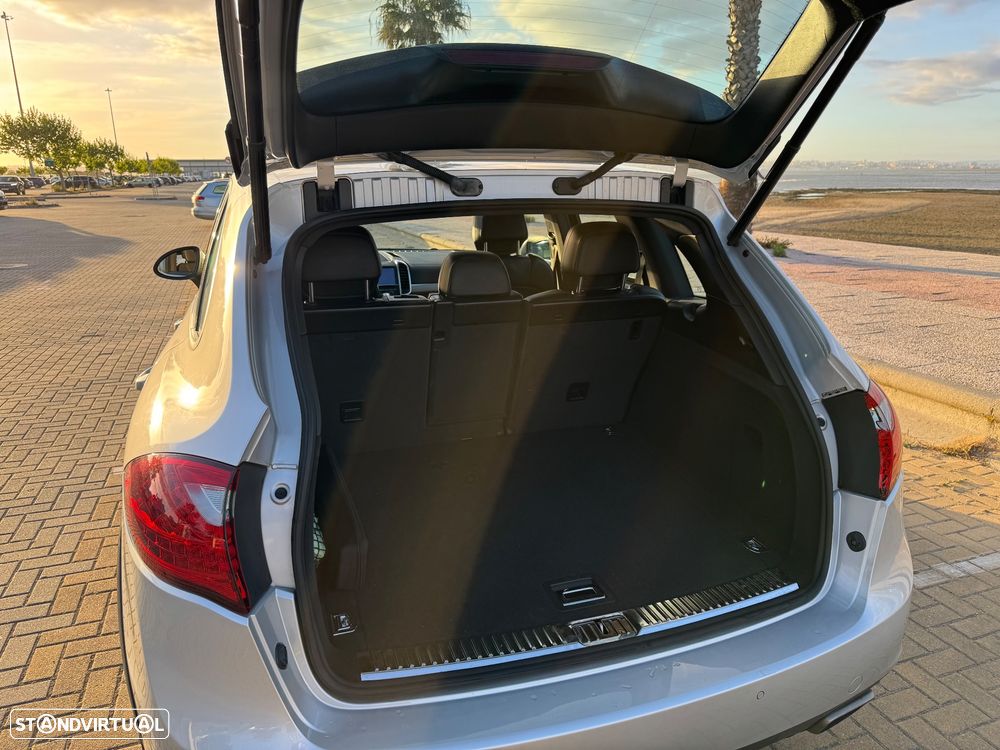 Porsche Cayenne S - 22
