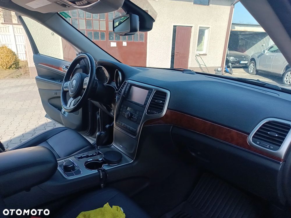 Jeep Grand Cherokee - 26