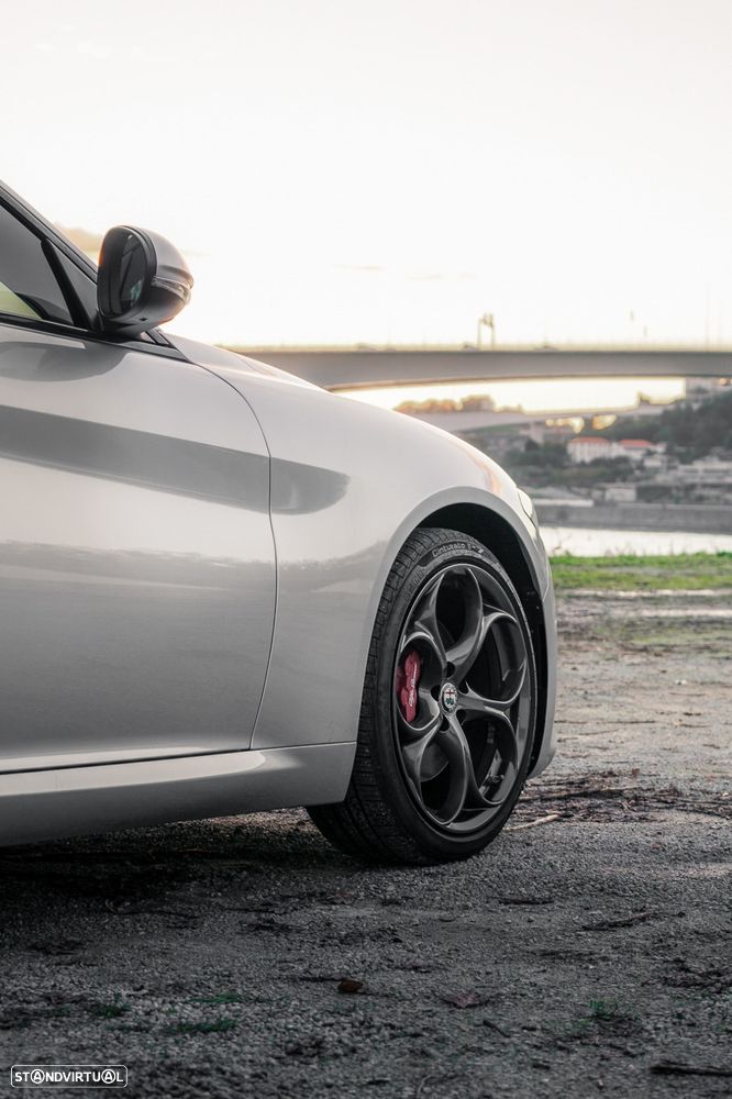 Alfa Romeo Giulia 2.0 T Veloce Ti Q4 AT8 - 17