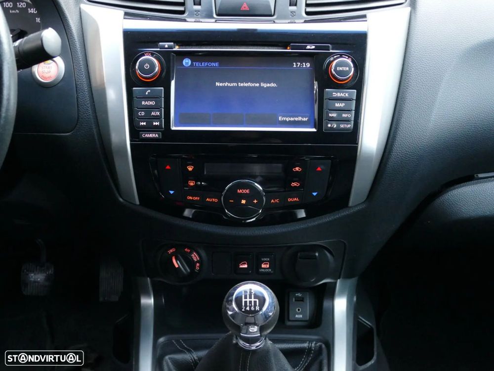 Nissan Navara 2.3 dCi CD 4WD N-Connecta Navi+Barras - 35