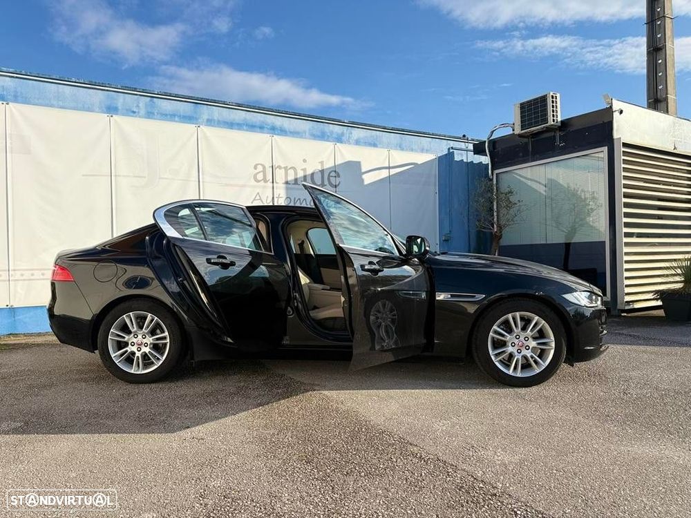 Jaguar XE 2.0 D Pure - 5