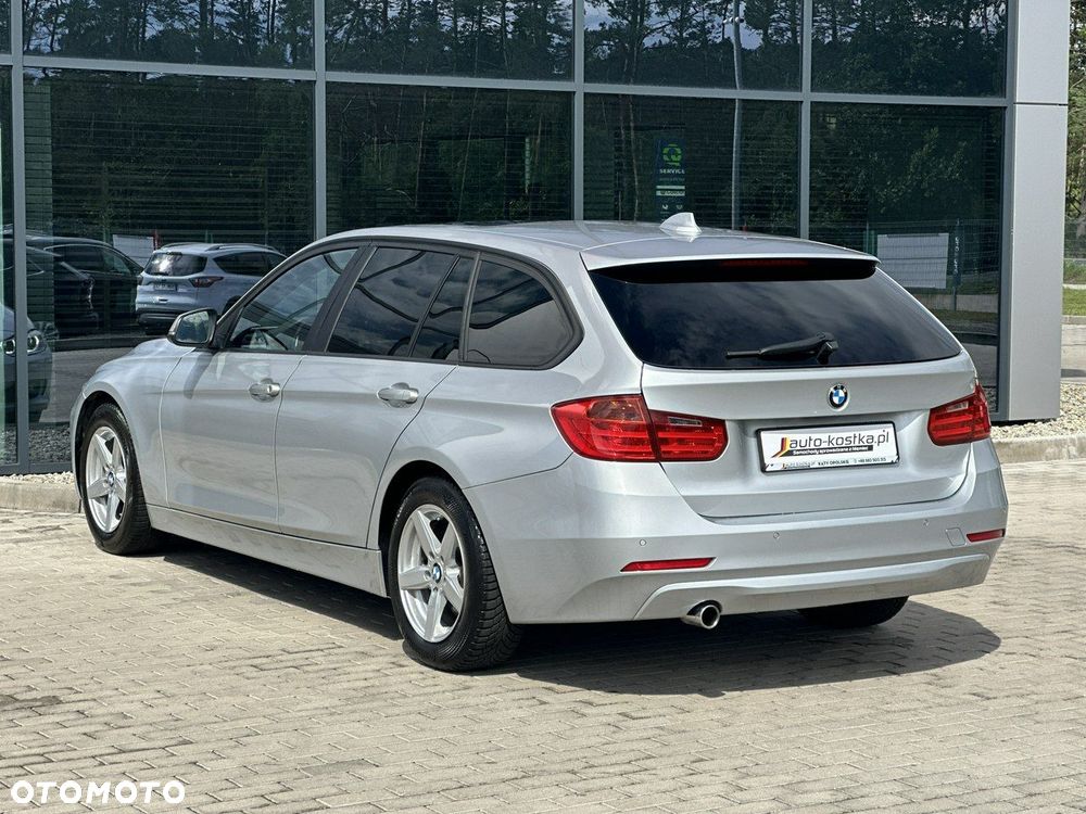 BMW Seria 3 320d DPF Touring - 9