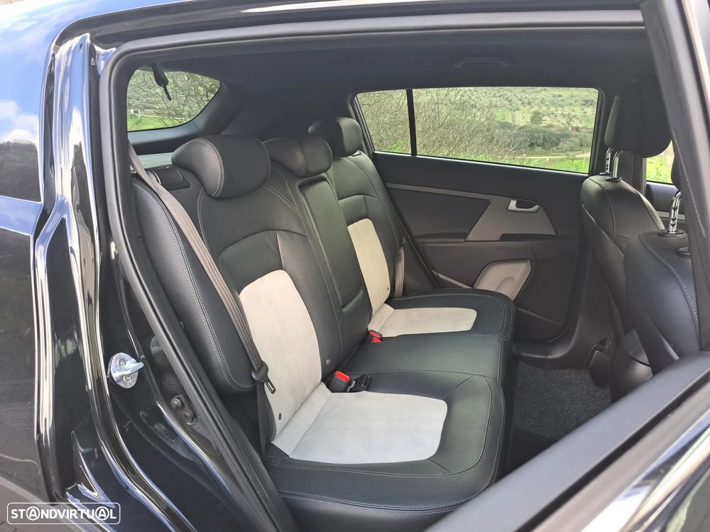 Kia Sportage 1.7 CRDI ISG TX Navi - 27