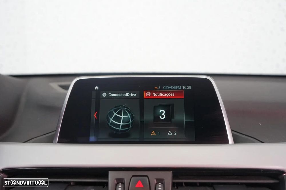 BMW X1 20 d xDrive Auto Line Sport - 32