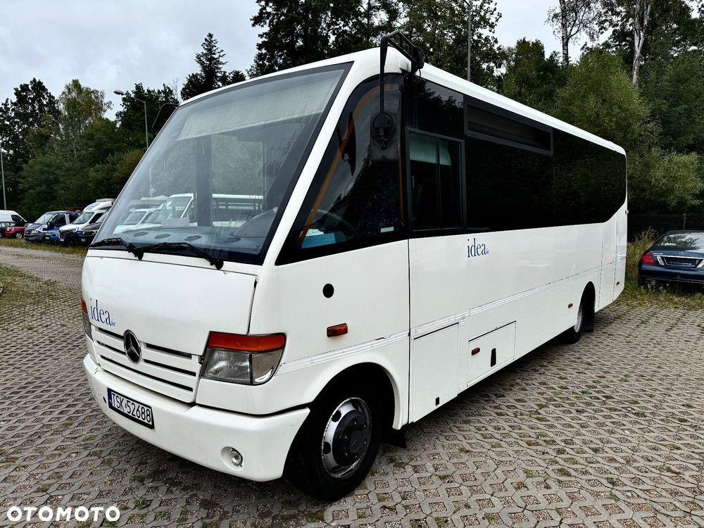 Mercedes-Benz Mediano 32+7 - 11