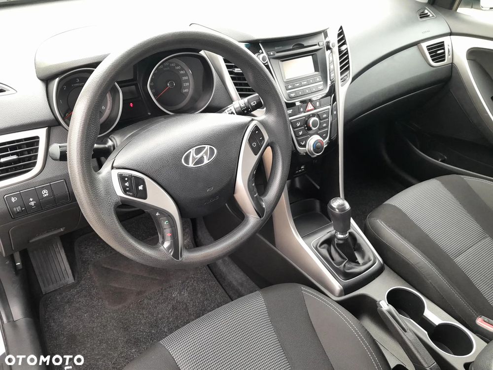 Hyundai i30 1.6 D Comfort - 13