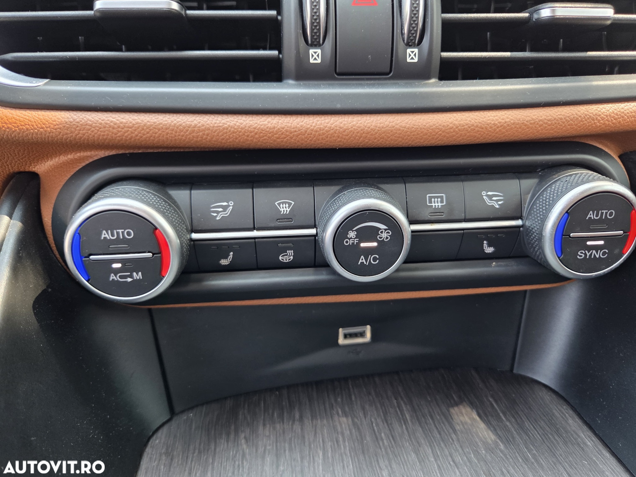 Alfa Romeo Giulia 2.0 Turbo AWD AT8 Veloce - 25