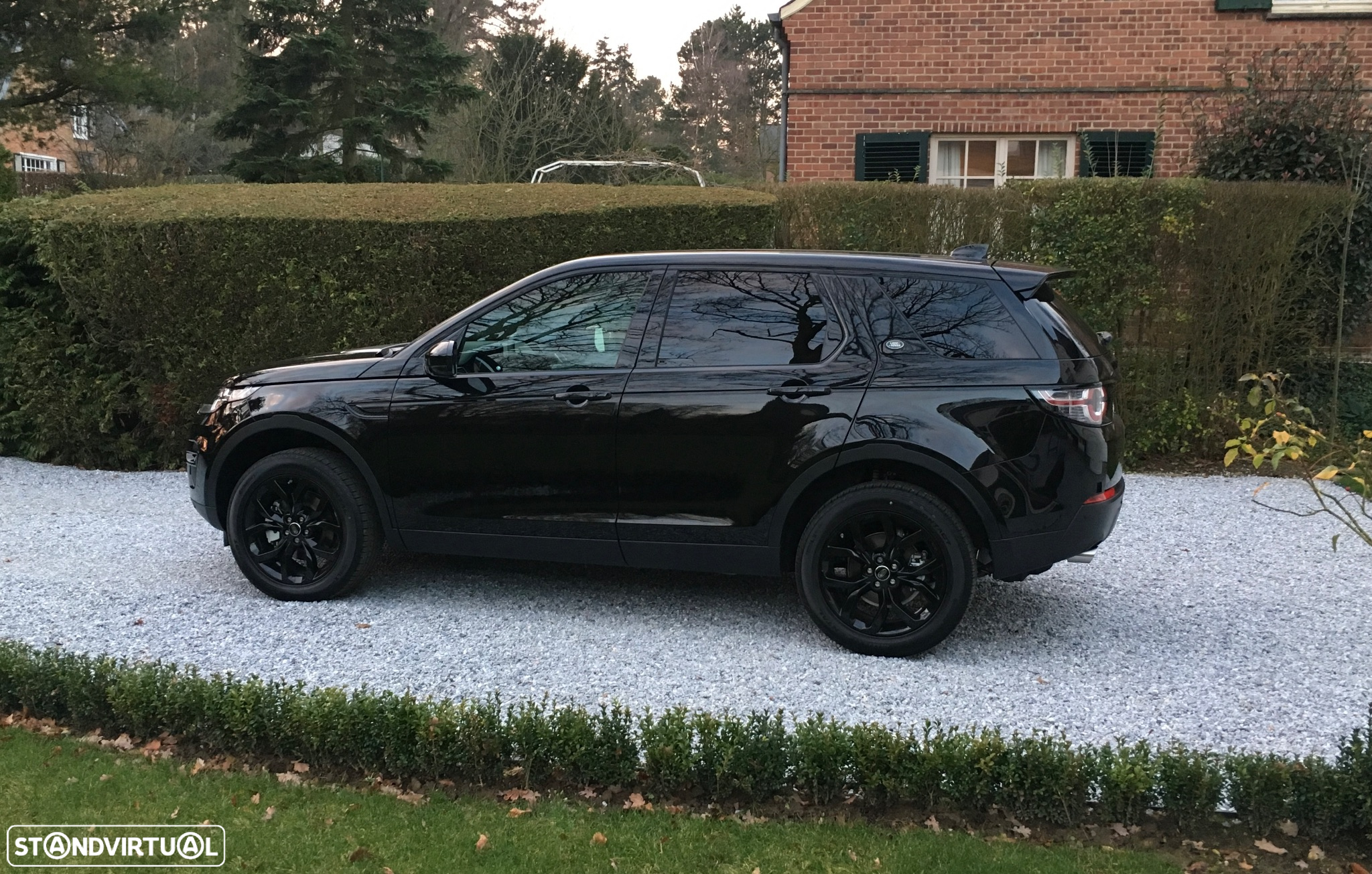 Land Rover Discovery Sport 2.0 TD4 HSE Luxury 7L Auto - 2