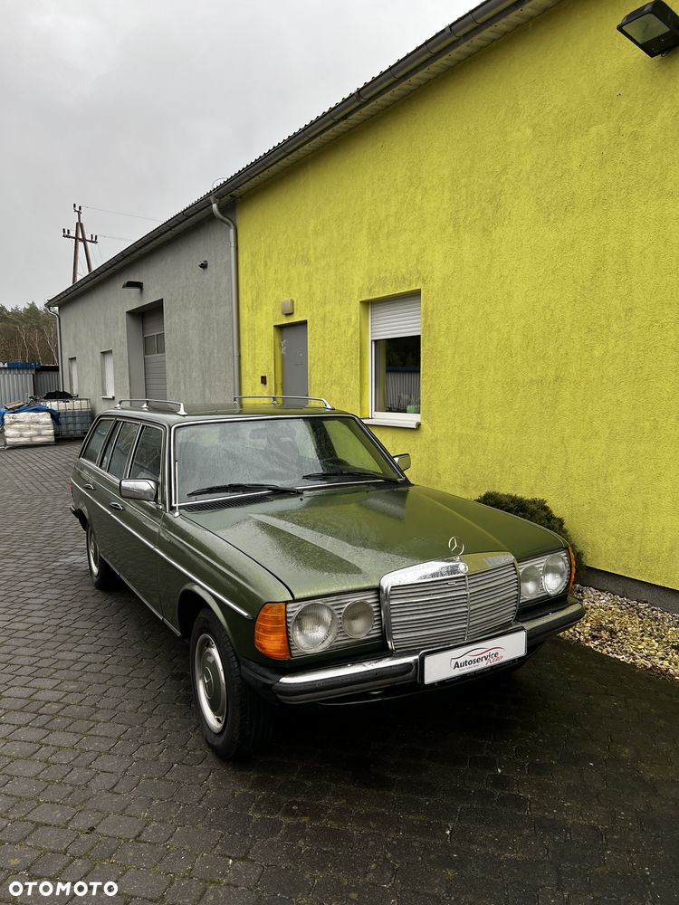Mercedes-Benz W123 - 1