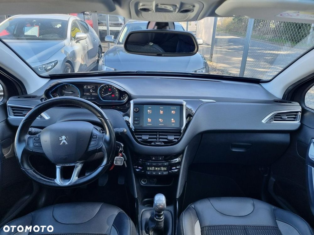 Peugeot 2008 1.5 BlueHDi Allure S&S - 14