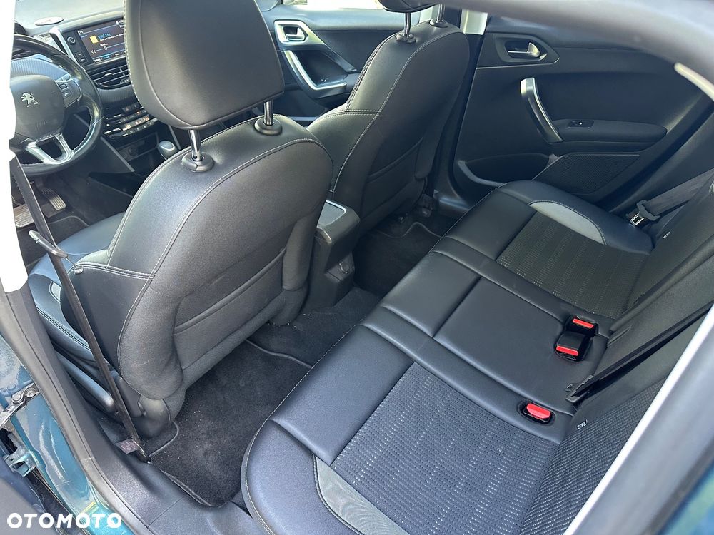 Peugeot 2008 1.2 Pure Tech Allure S&S EAT6 - 15