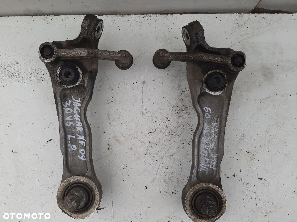 WAHACZ PRZÓD DOLNY PRAWA JAGUAR XF X250