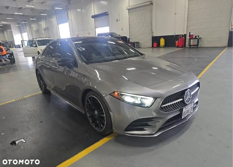 Mercedes-Benz Klasa A 220 4Matic 7G-DCT AMG Line - 2