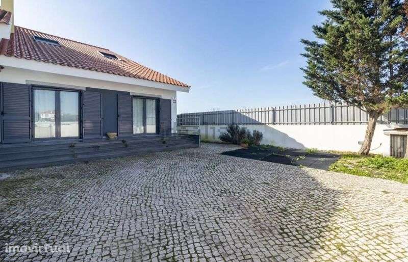 Moradia T4 piscina churrasqueira lote 741 m2 - Grande imagem: 2/11