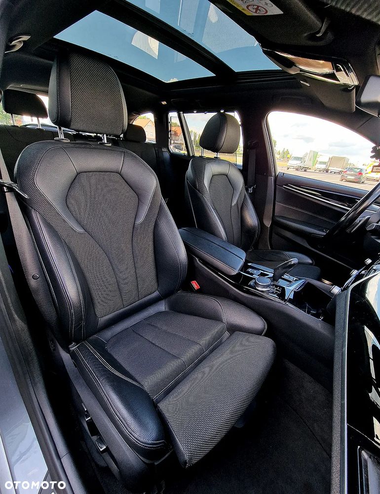 BMW Seria 5 525d Sport Line - 25