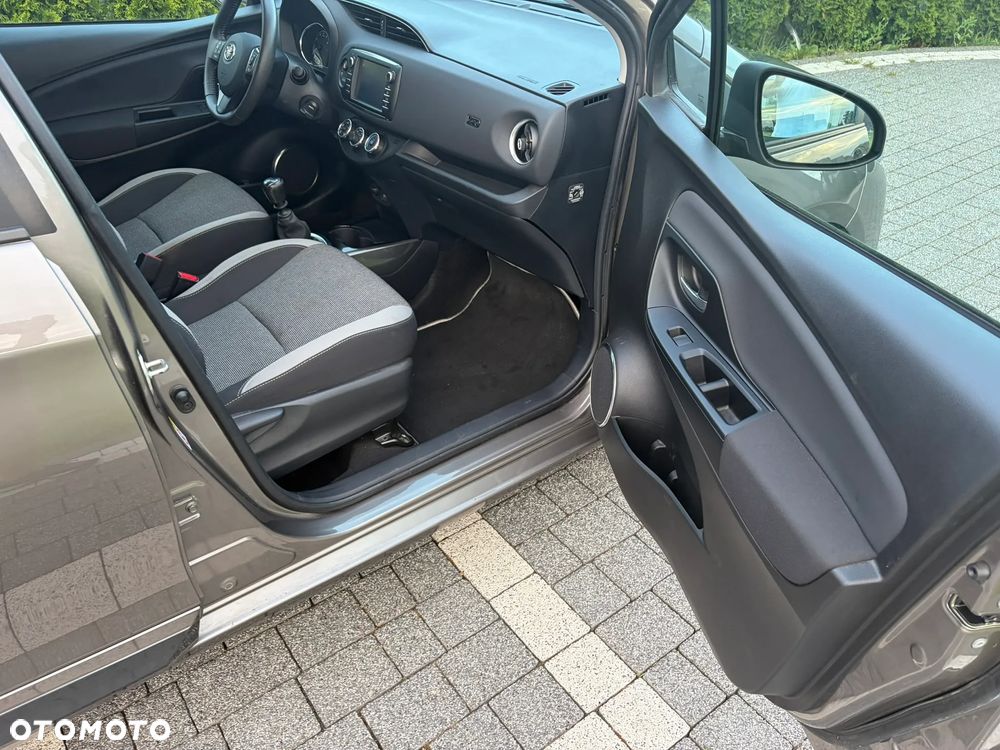 Toyota Yaris 1.5 Premium - 27