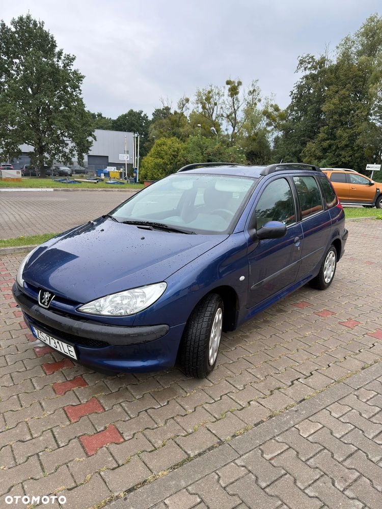 Peugeot 206 - 1