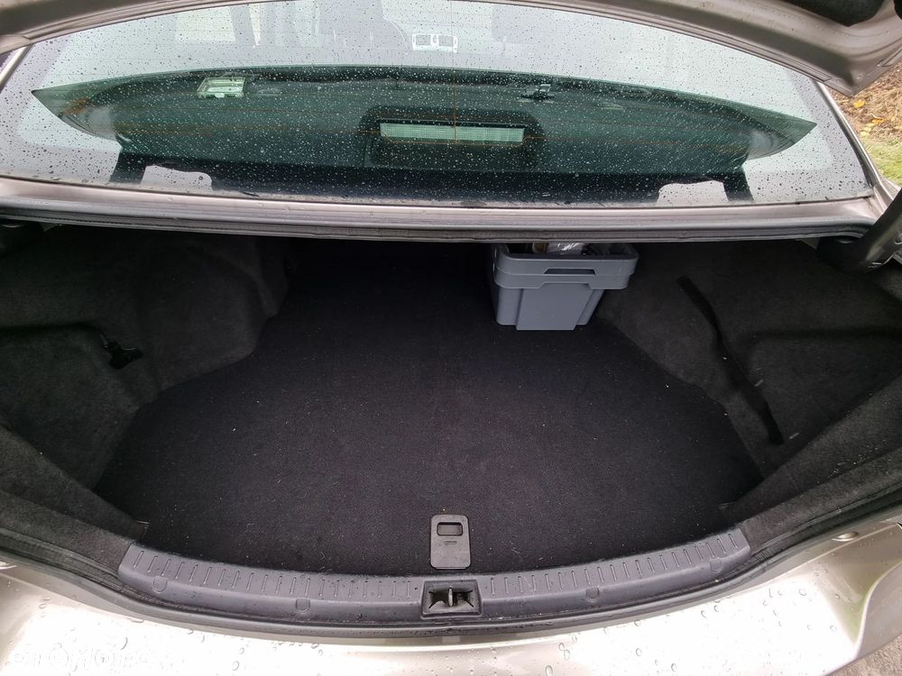 Toyota Avensis - 9