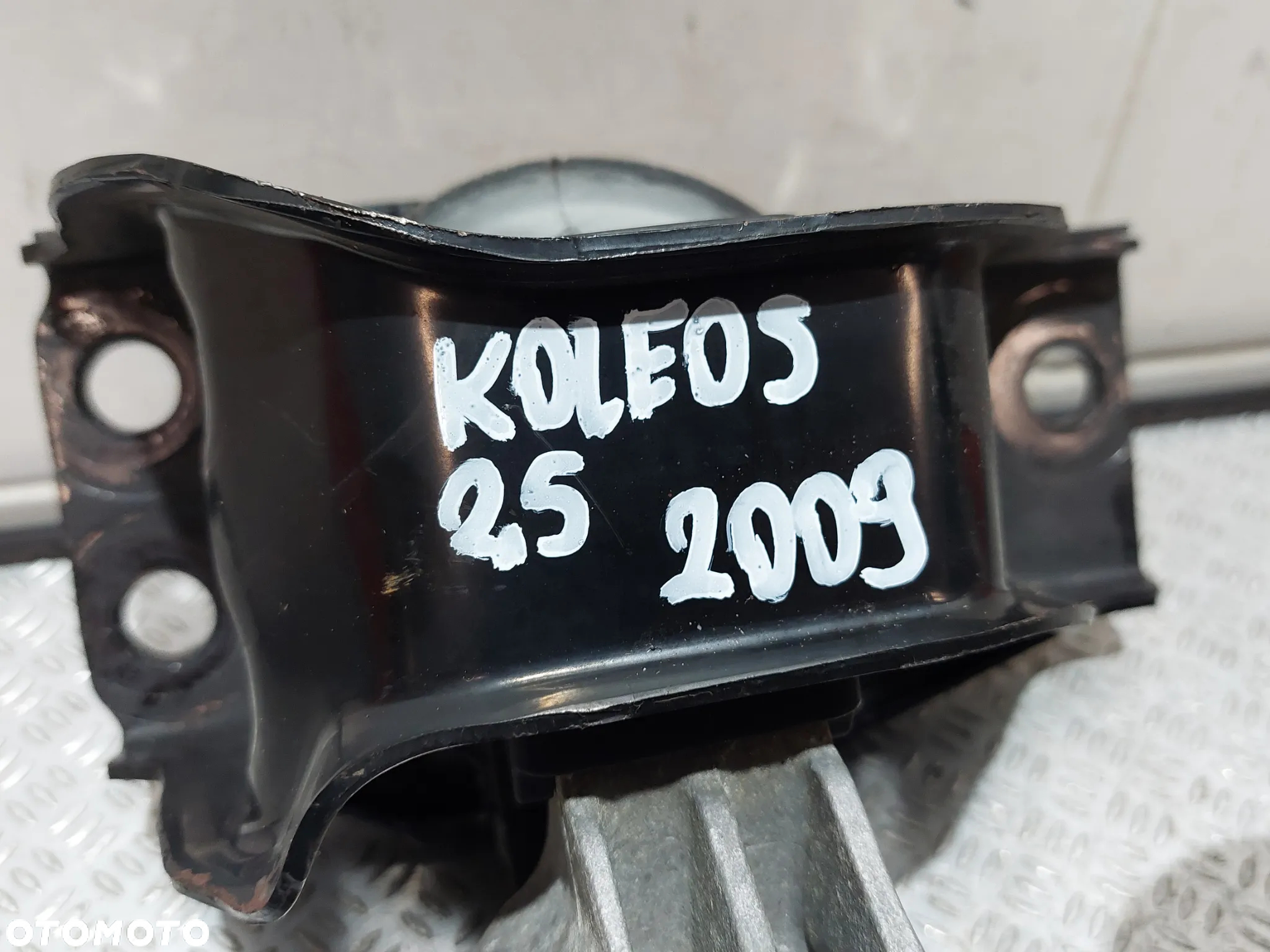 ŁAPA SILNIKA SKRZYNI RENAULT KOLEOS R2009 2,5 B - 3