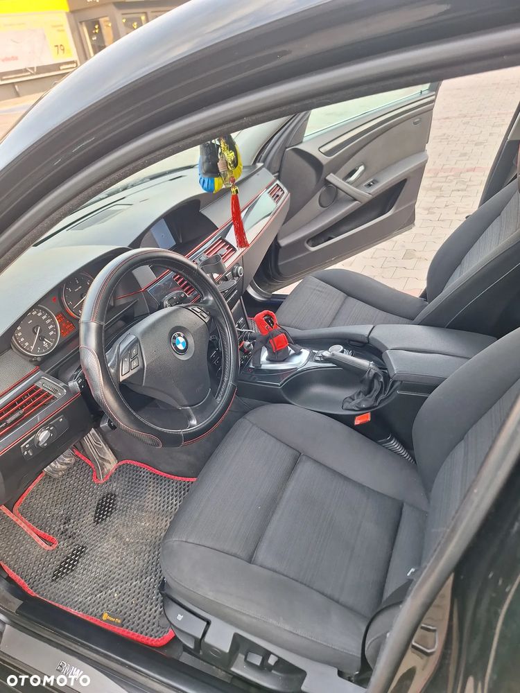 BMW Seria 5 525d - 7