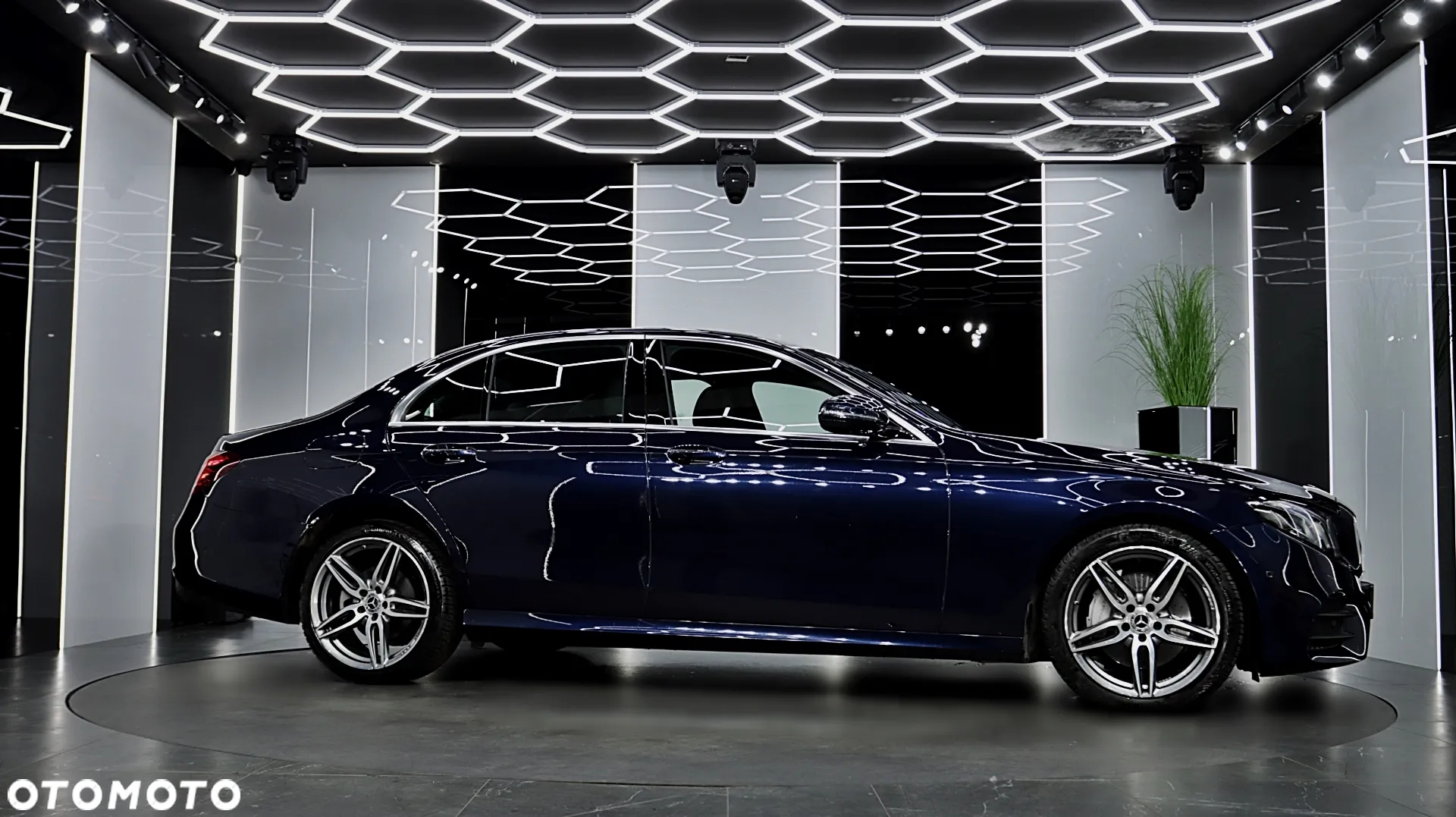 Mercedes-Benz Klasa E 220 d 4-Matic 9G-TRONIC - 10