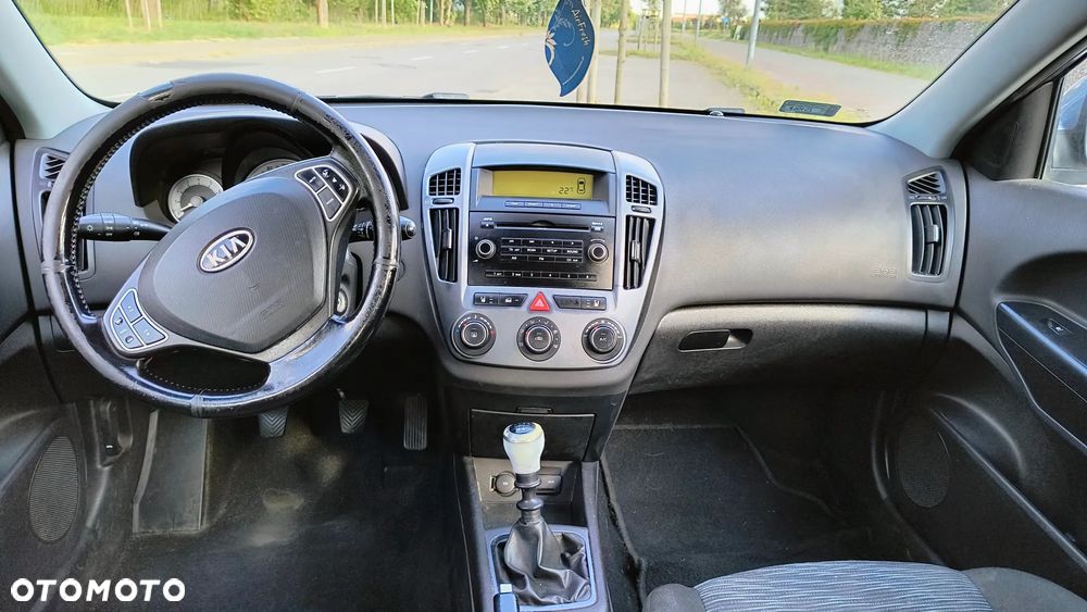 Kia Ceed - 12
