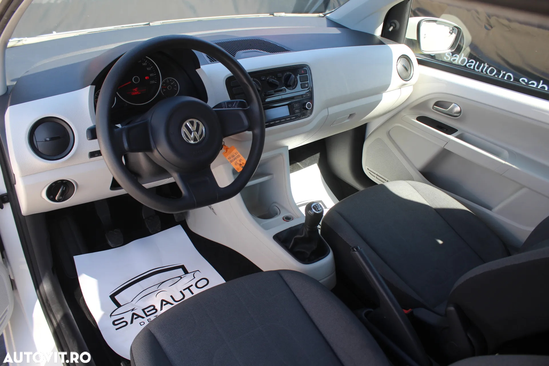 Volkswagen up! 1.0 BMT High - 5