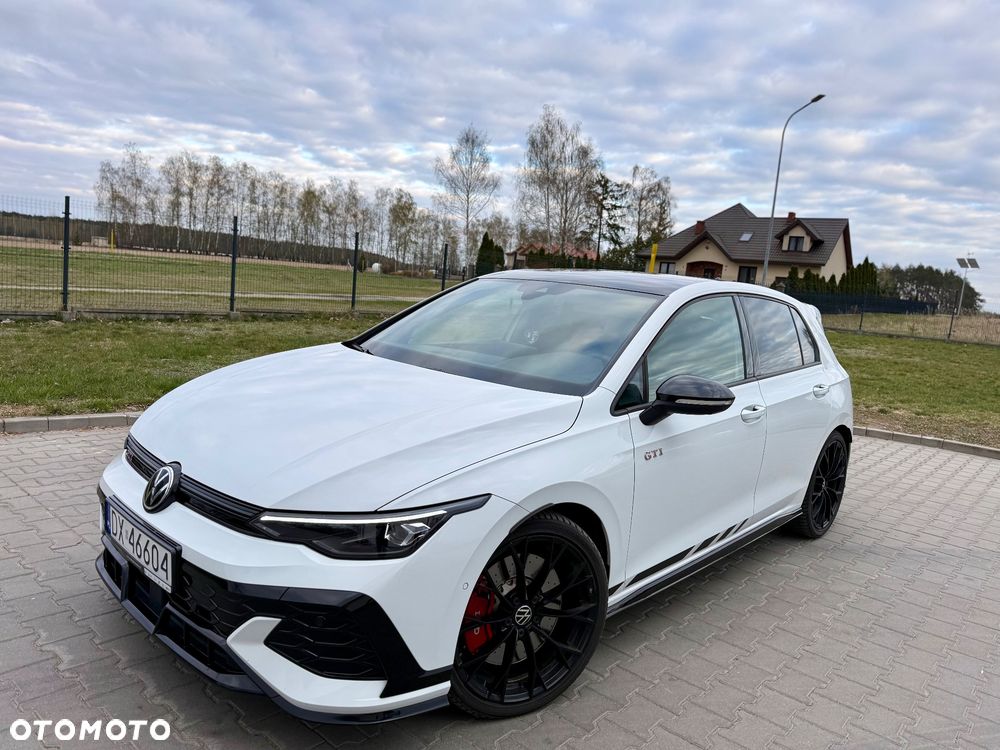 Volkswagen Golf - 6