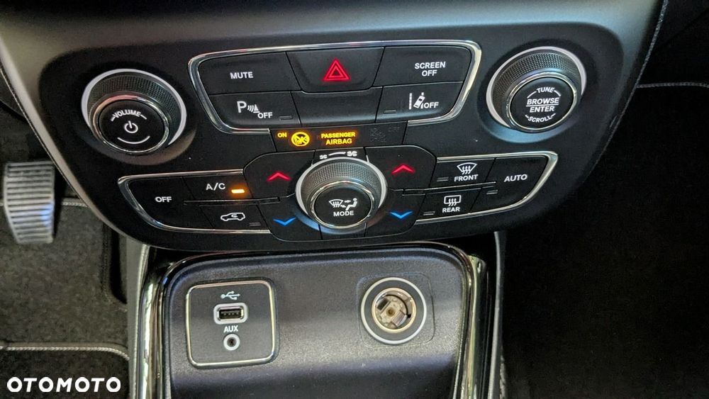 Jeep Compass - 29