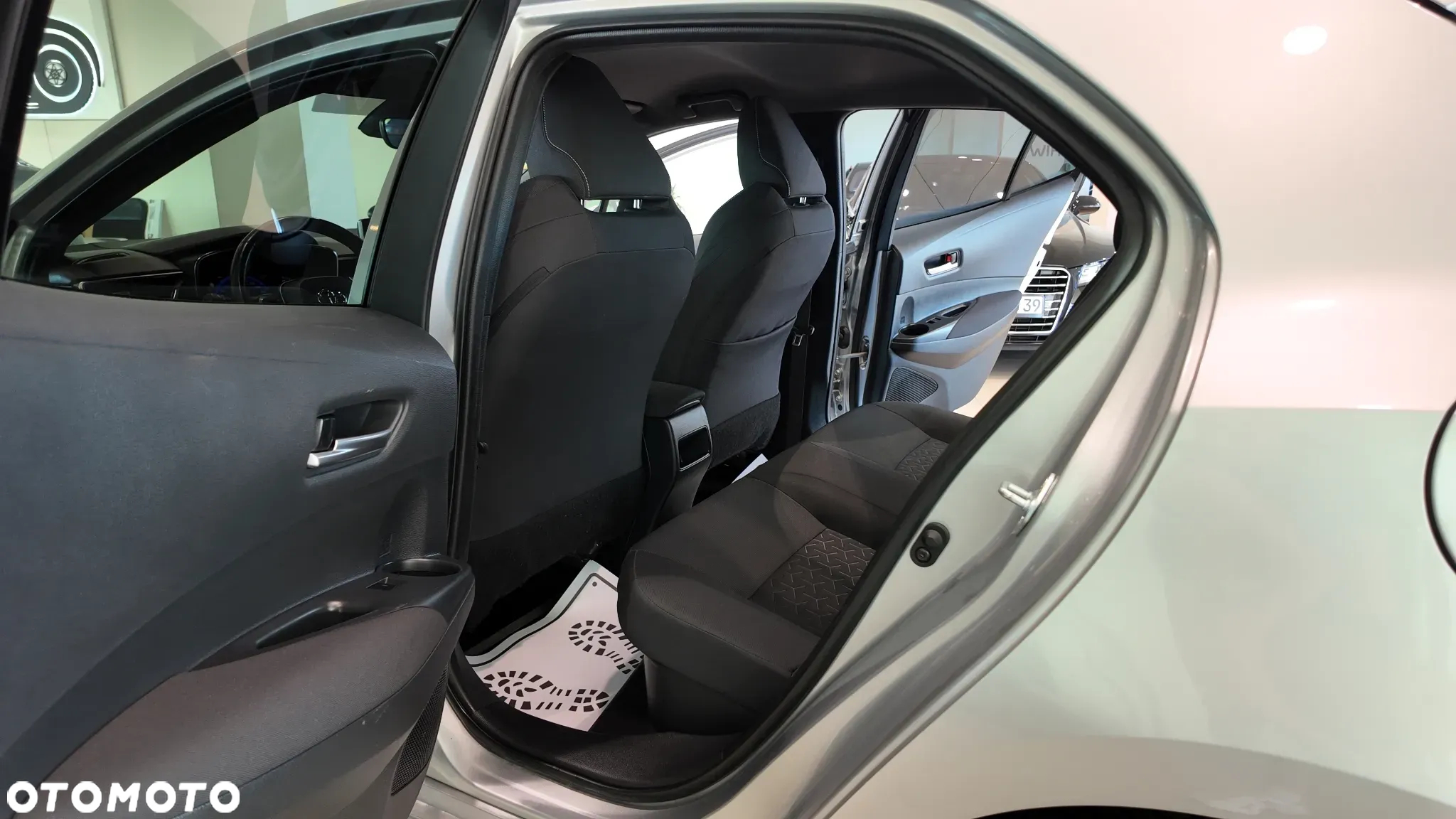 Toyota Corolla 1.8 Hybrid Active - 31