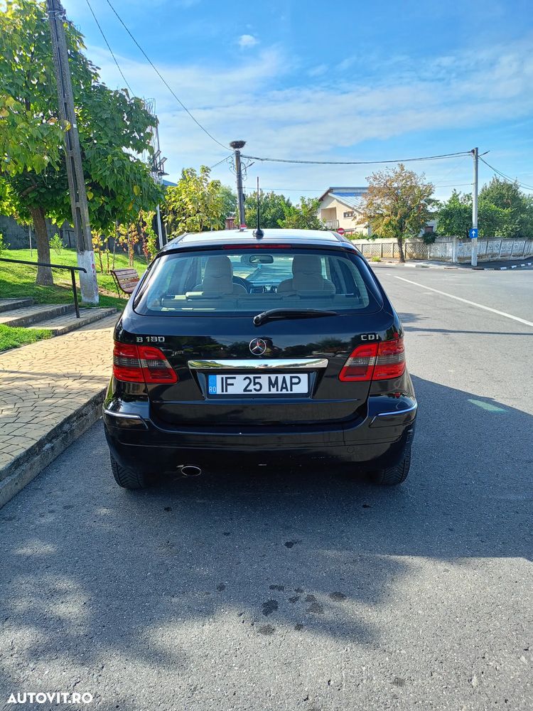 Mercedes-Benz B 180 - 14