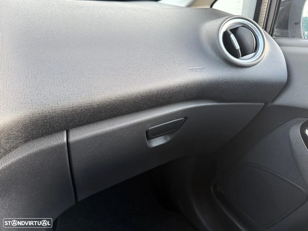 Ford Fiesta 1.5 TDCi Titanium - 24