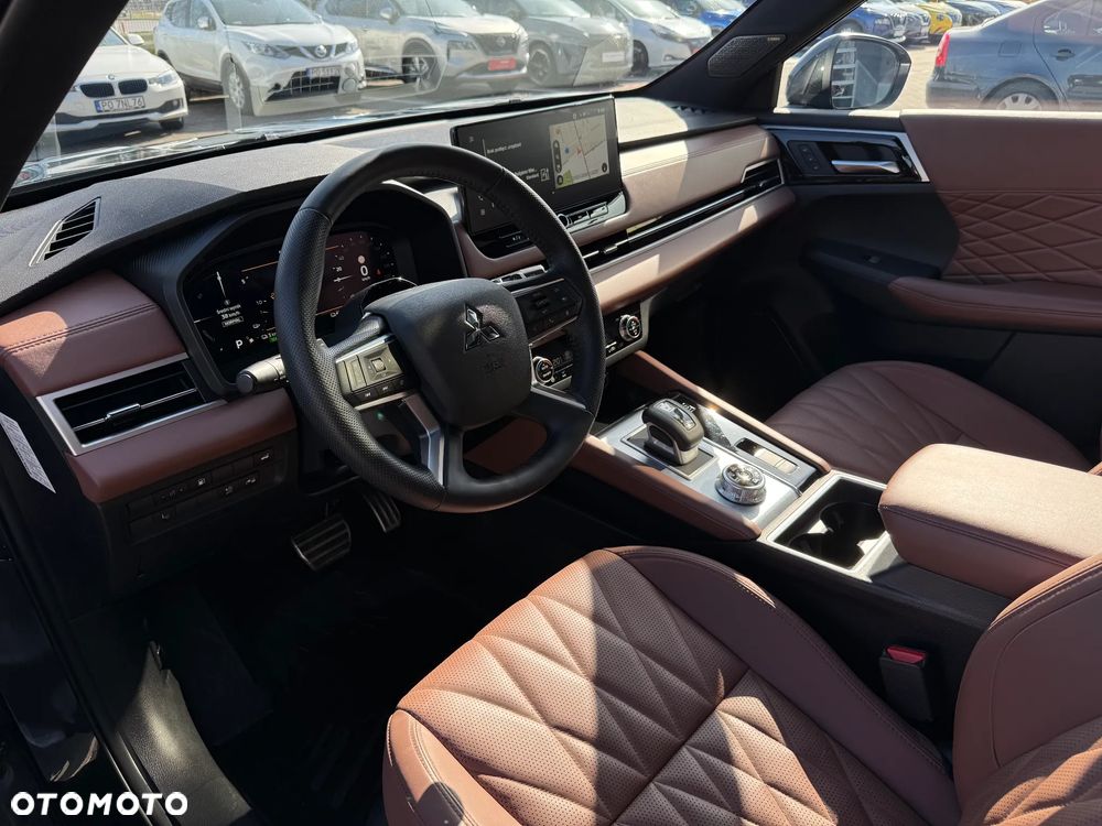 Mitsubishi Outlander Instyle Plus - 14