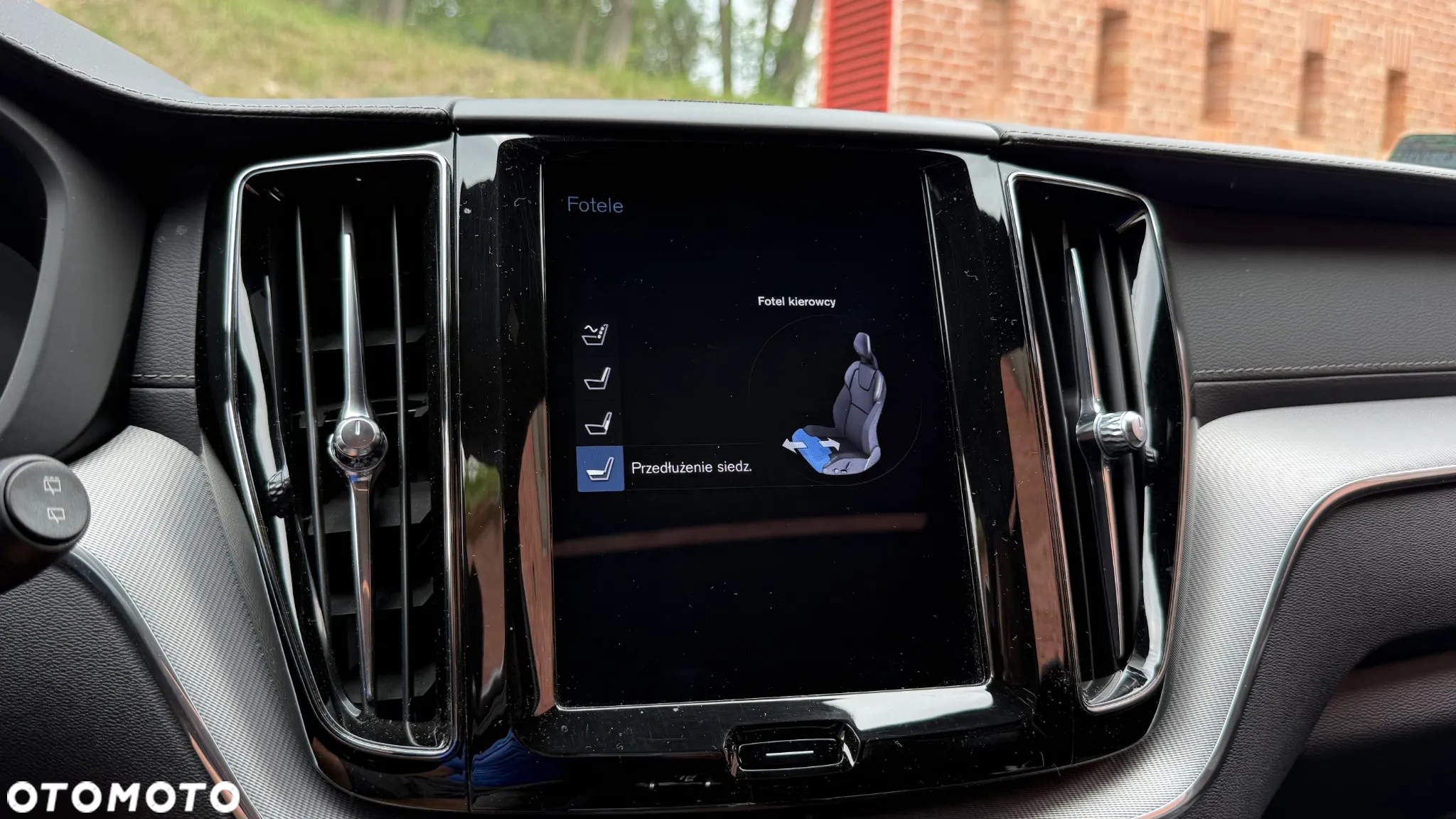 Volvo XC 60 T6 AWD R-Design - 31