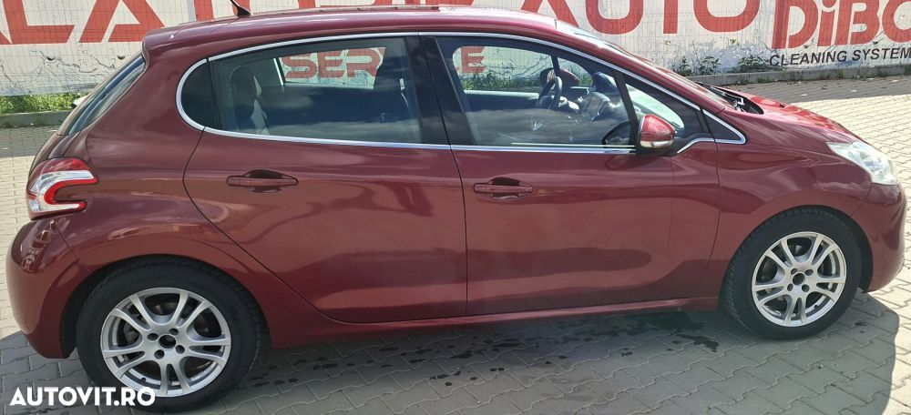 Peugeot 208 - 4