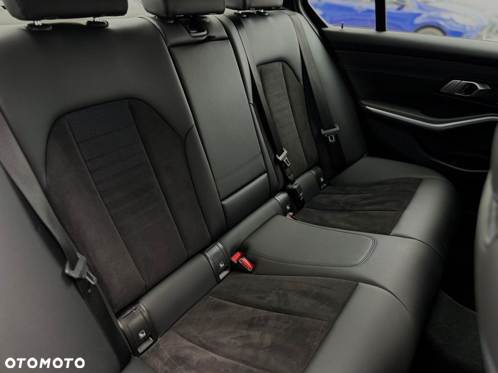 BMW Seria 3 318d M Sport - 15